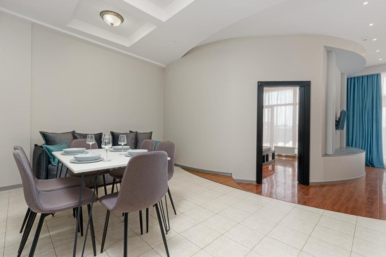 אודסה Arcadia Palace 2-Bedrooms Apartment With Terrace מראה חיצוני תמונה
